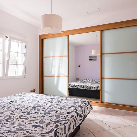 אל קאמפיו Villa Bruges Busot 3 Bath 3 Bed מראה חיצוני תמונה