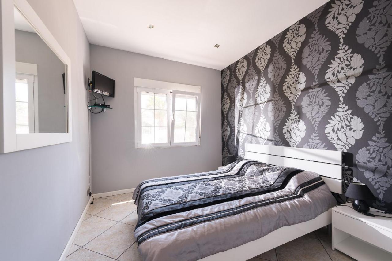 אל קאמפיו Villa Bruges Busot 3 Bath 3 Bed מראה חיצוני תמונה